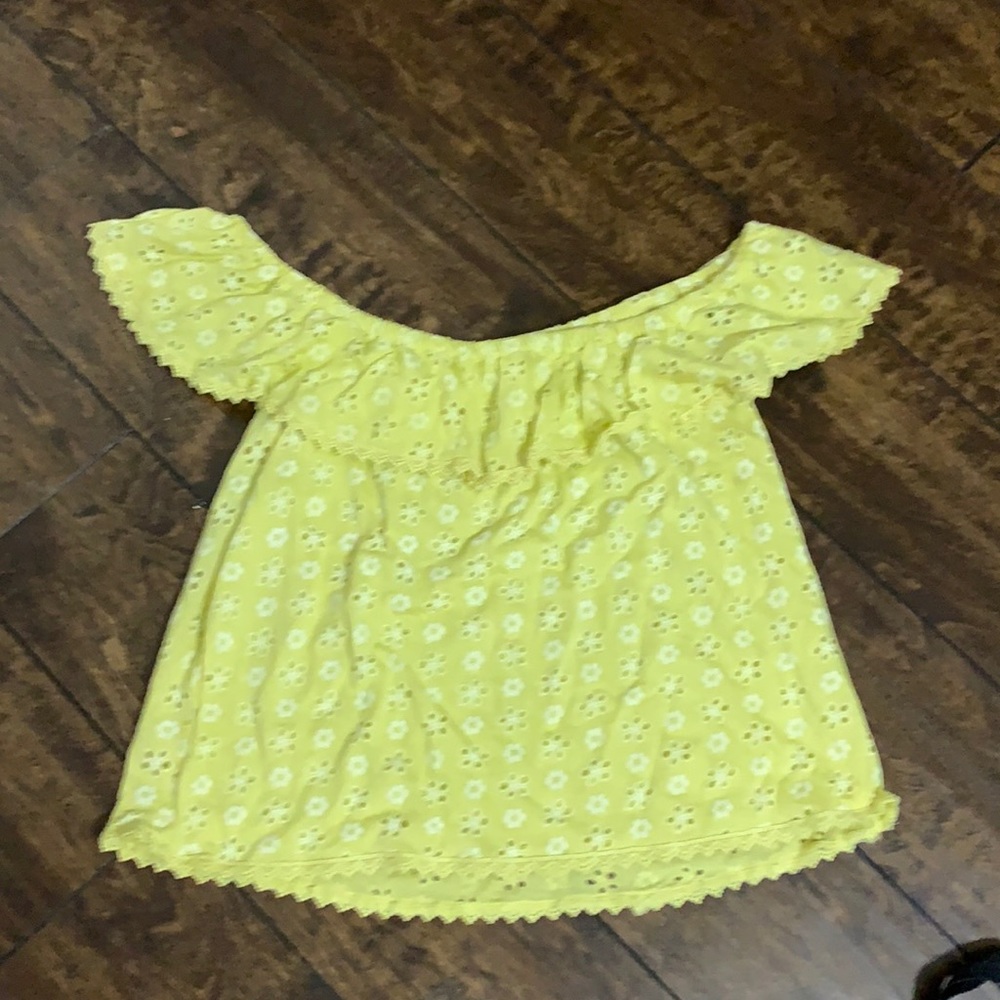 🥳Yellow off the shoulders comfy top